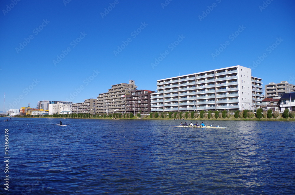 Obraz premium 漕艇場とレガッタ