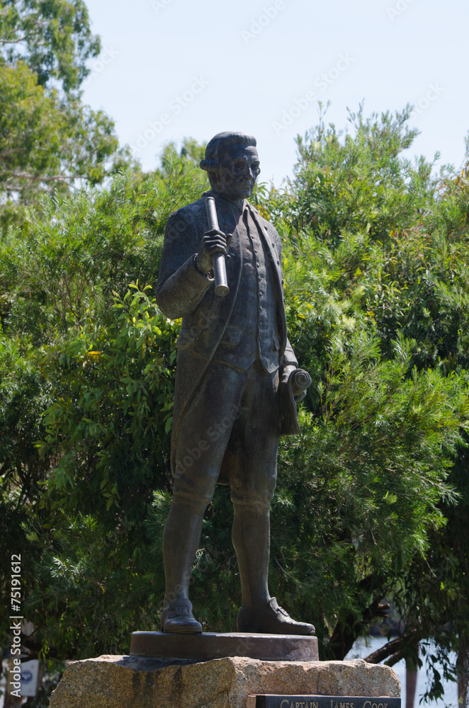 クック船長の銅像