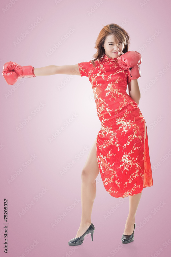 fighting Chinese woman