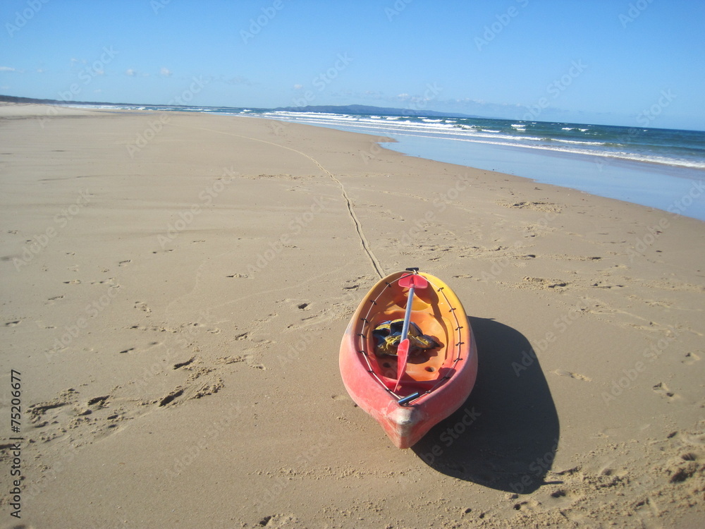 Obraz premium Kanu am Strand