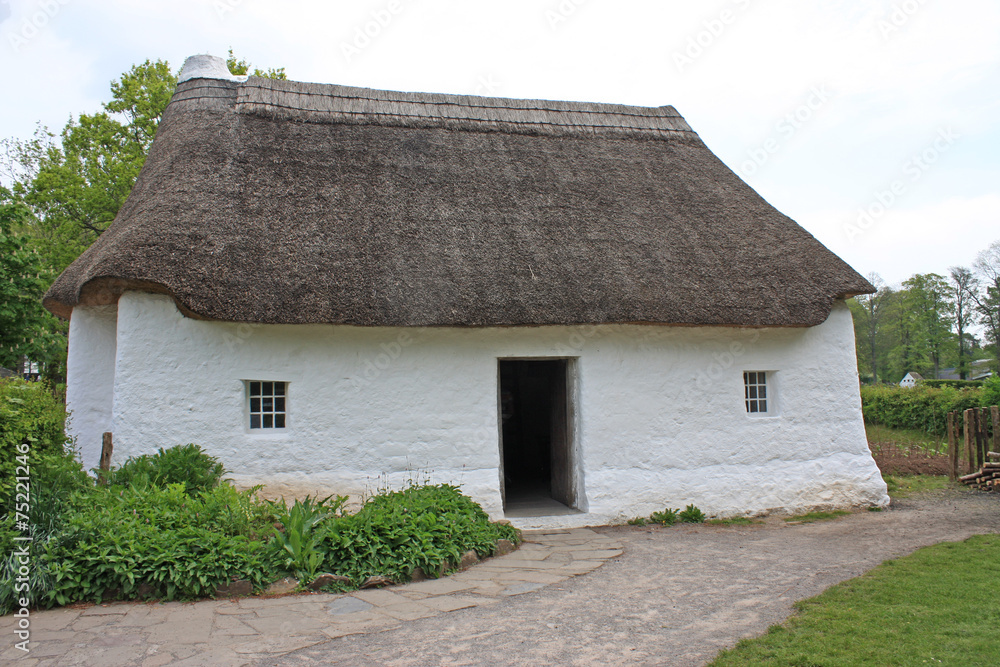 Fototapeta premium Ancient Welsh Cottage