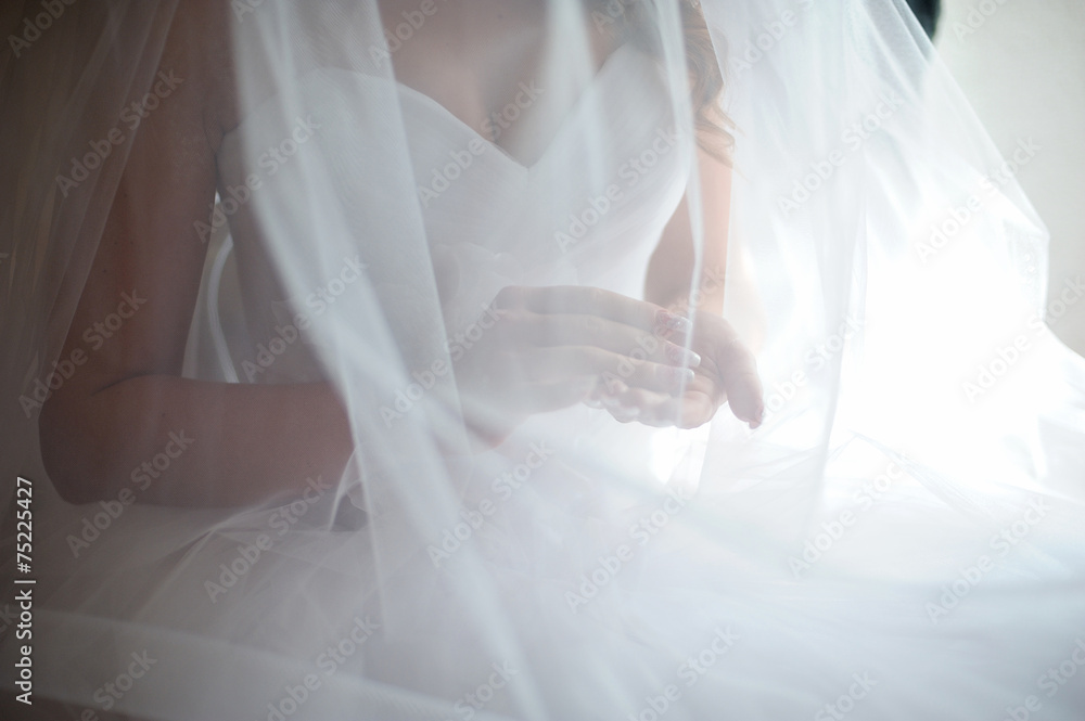 Naklejka premium bride under veil