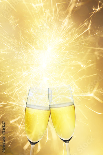 Photography Zwei Sektgläser an Silvester mit Feuerwerk