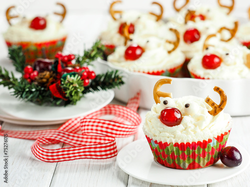 Reindeer cupcake. Christmas muffins.