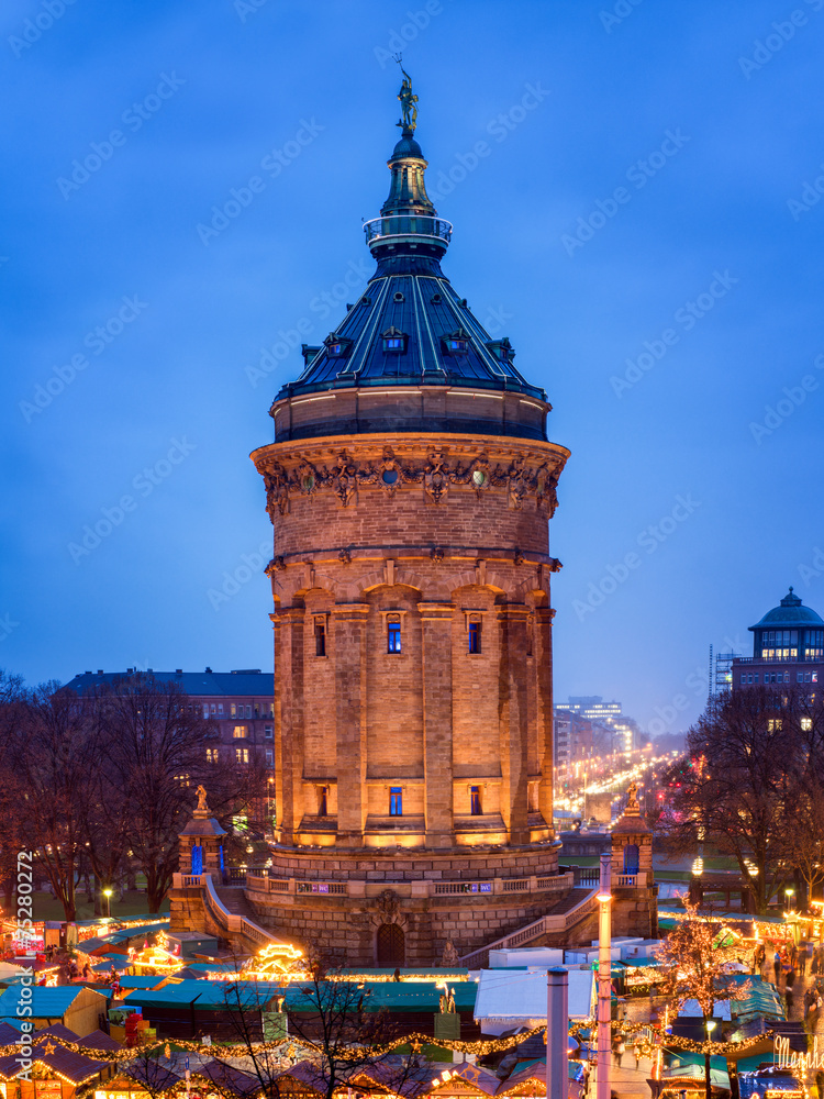 Fototapeta premium Wasserturm in Mannheim
