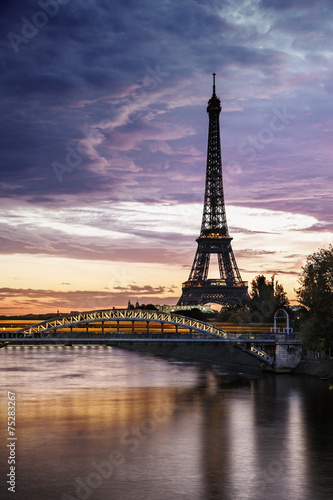 Tour Eiffel Paris © PUNTOSTUDIOFOTO Lda