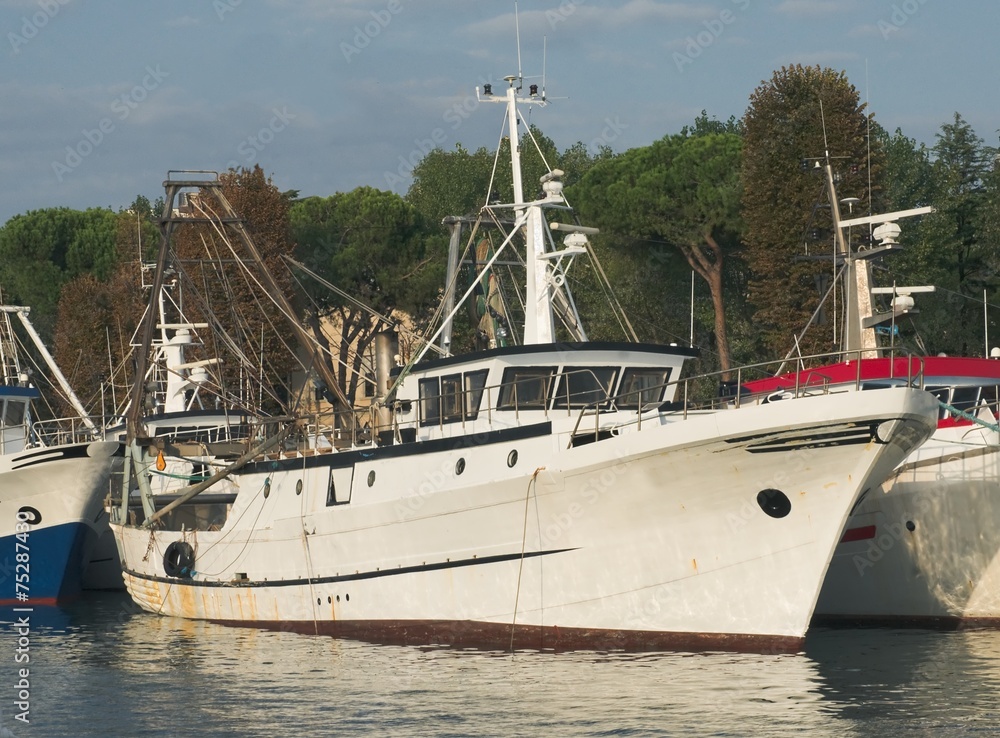 Naklejka premium Fishing boat