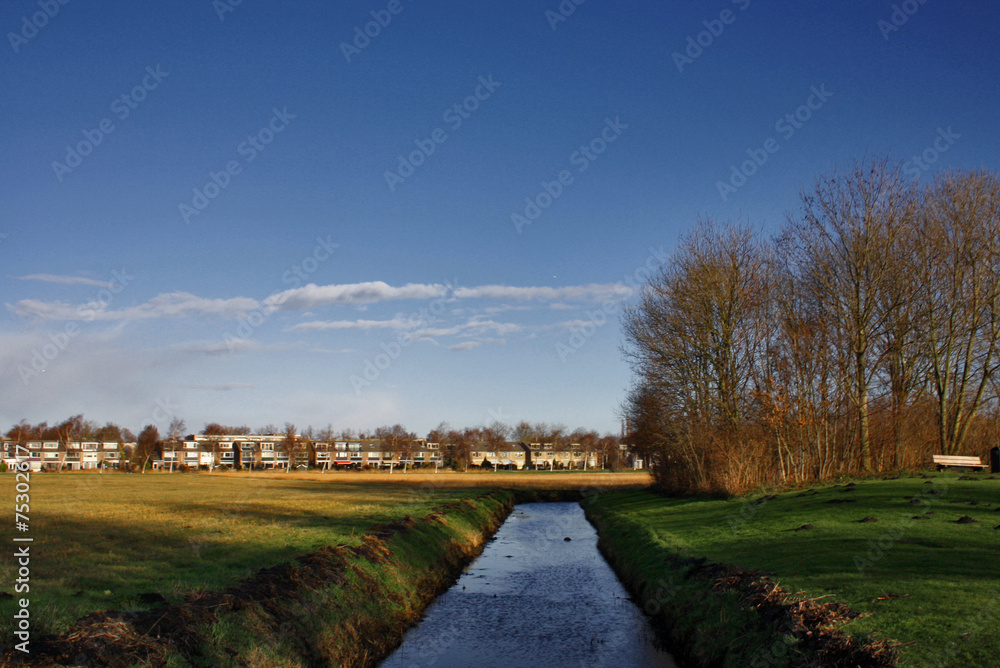PAESAGGIO DI CAMPAGNA IN OLANDA PAESAGGIO DI CAMPAGNA IN OLANDA