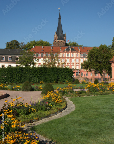 Lustgarten, Orangerie und Schloss in Erbach