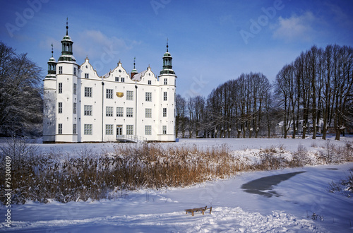 Ahrensburger Schloss im Winter