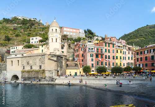 Vernazza, Cinque Terre, Italy © catuncia