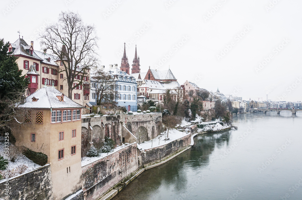 Basel, historische Altstadt, Rheinufer, Rhein, Winter, Schweiz