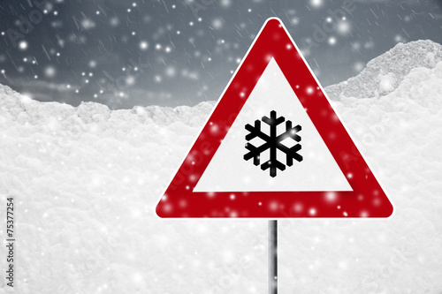 Verkehrsschild Schnee