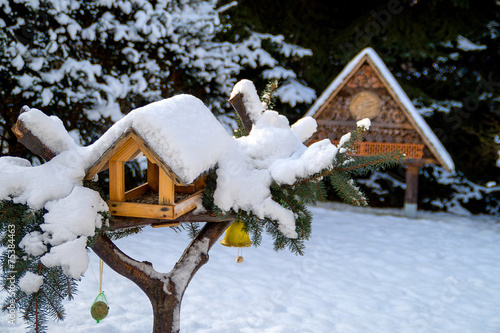 Glöckchen unterm Vögelhäuschen