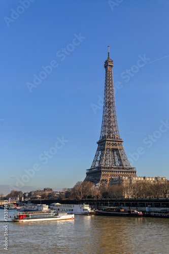 Paris - Tour Eiffel © thomathzac23