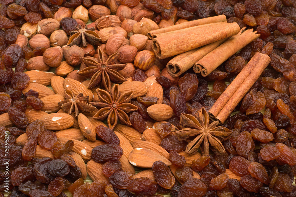 Obraz premium Mixture of nuts and spice