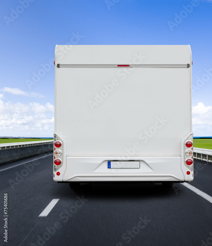 Reisemobil auf der Straße