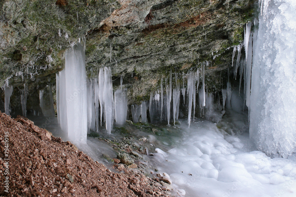 Fototapeta premium Frozen waterfall icicles