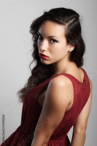 Wallpaper Mural Ritratto di ragazza in studio Torontodigital.ca