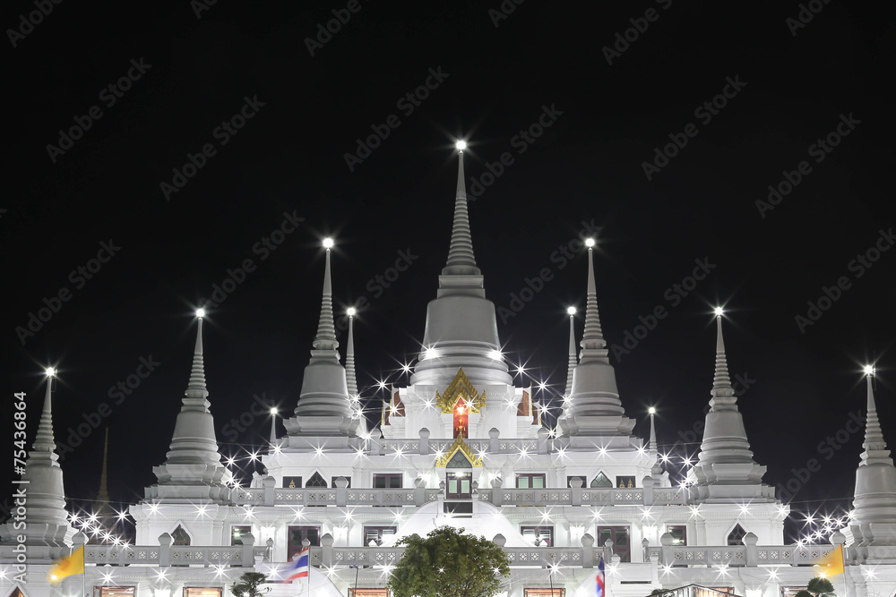 Thai pagoda at night
