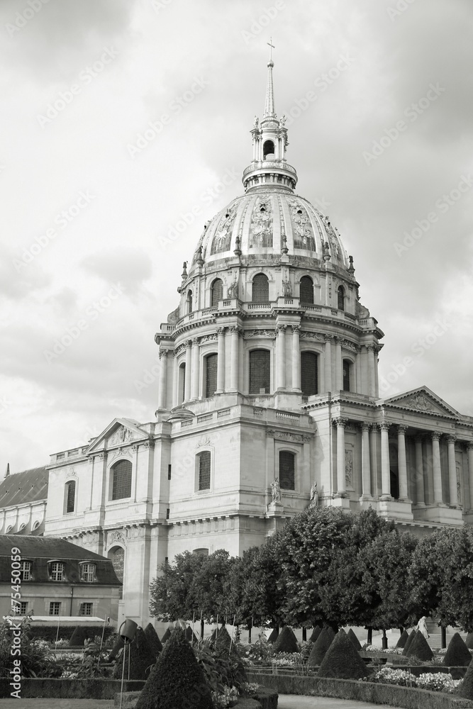 Invalides, Paris - black and white image Invalides, Paris - black and white image