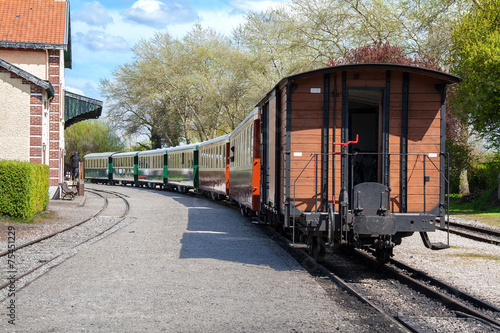 Wagons de voyageurs en gare du Crotoy, Somme, Picardie
