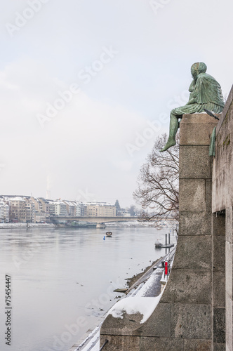 Basel, Altstadt, Helvetia, Denkmal, Brücke, Winter, Schweiz photo