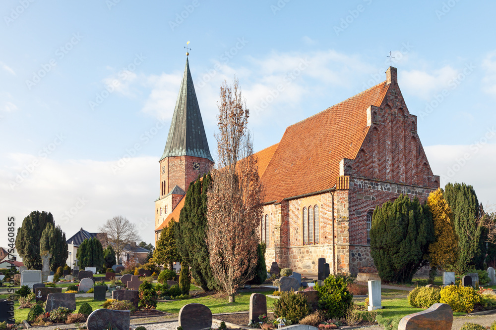 Kirche in Dorum StockFoto Adobe Stock