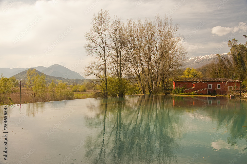 Fototapeta premium Panoramica del lago di Posta fibreno