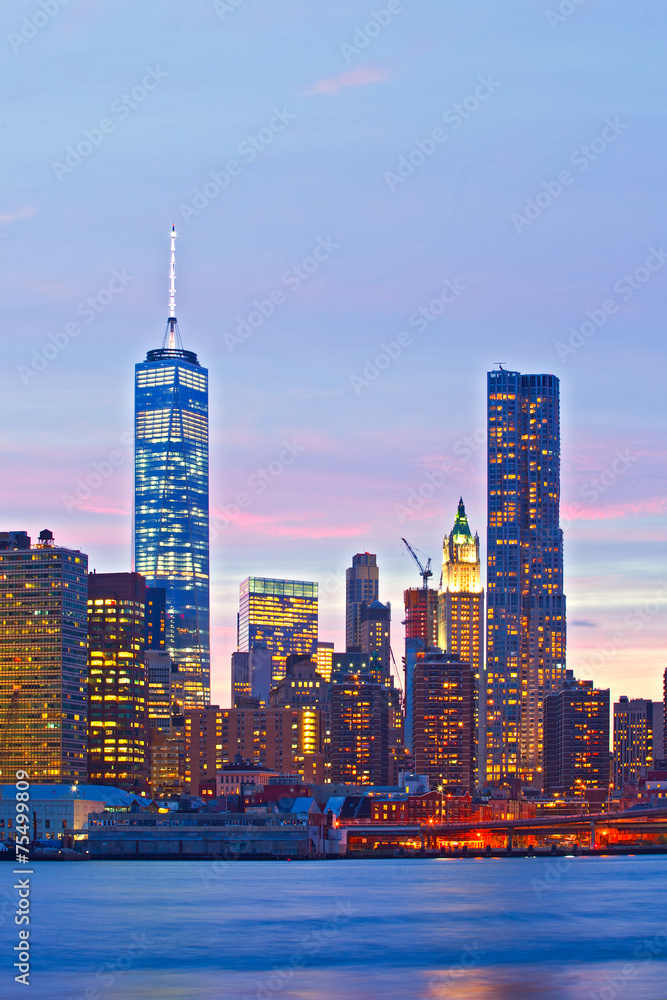 New York City, USA  buildings in Manhattan  at sunset - obrazy, fototapety, plakaty 