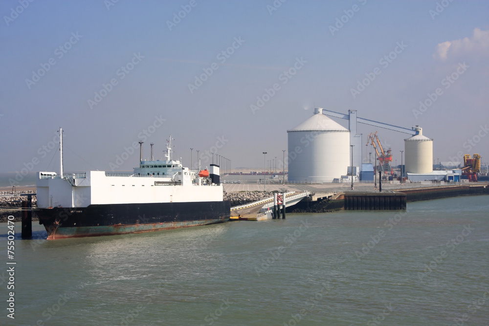 Fototapeta premium Calais Harbour