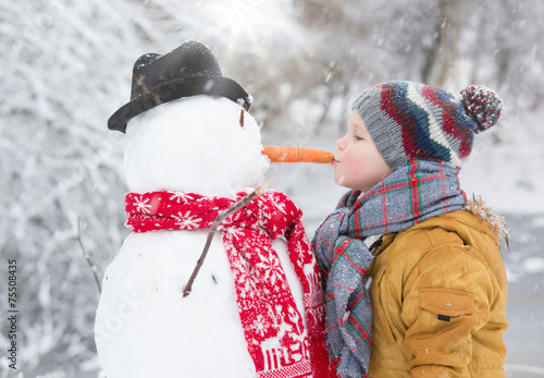 Naklejka schneemann und kind