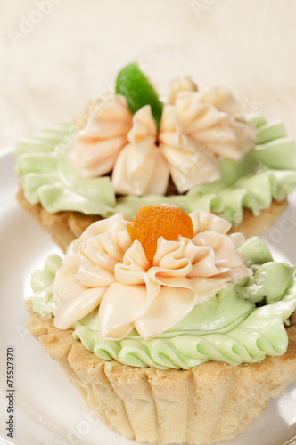 Tartlets with cream