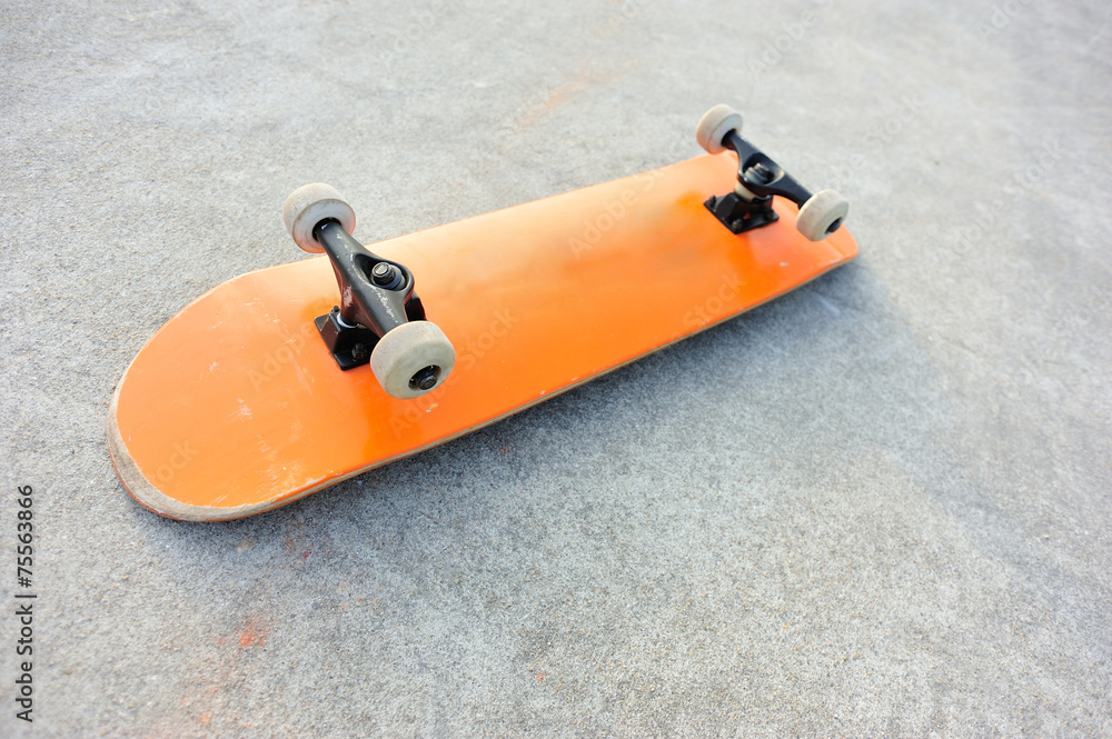 	skateboard