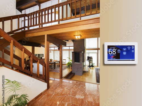 Programmable thermostat for temperature control in entranceway