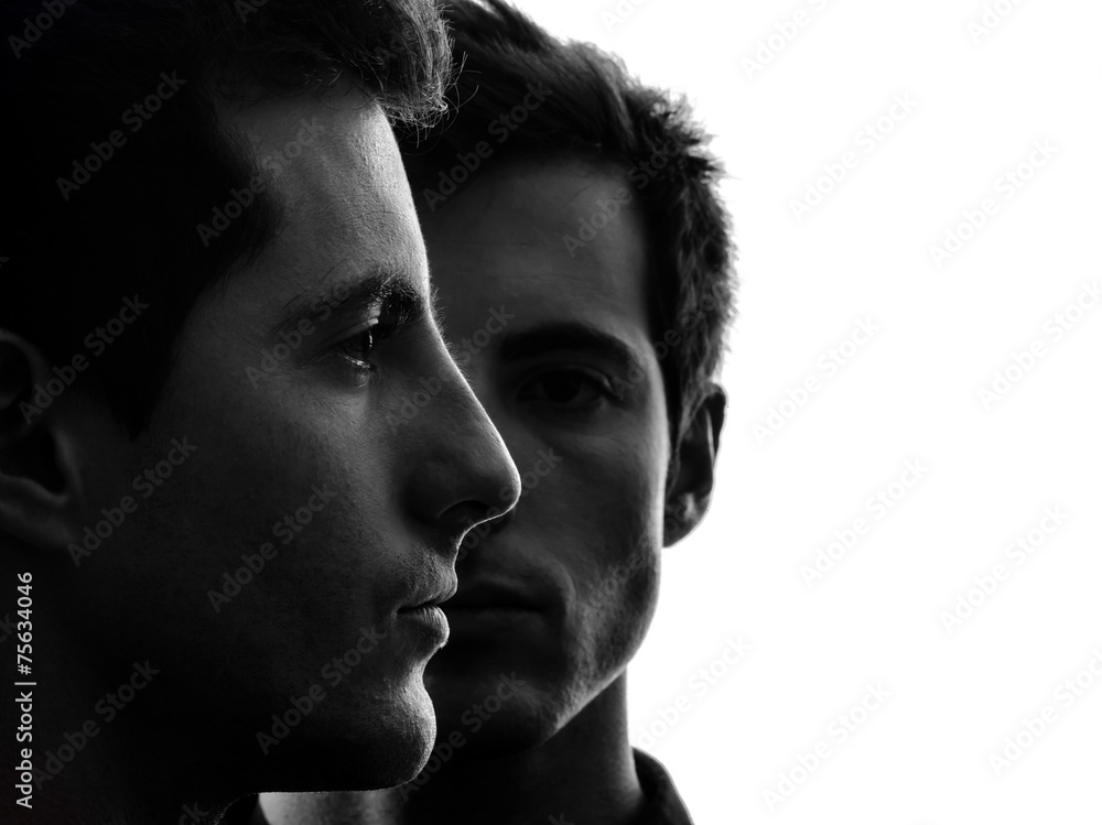 Naklejka premium bliska portret dwóch mężczyzn bliźniak brat sylwetka sylwetka