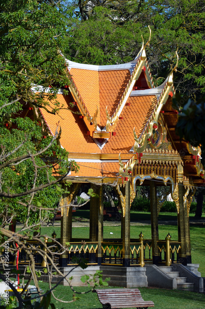 Fototapeta premium Chinesischer Pavillon im Park Belem Lissabon