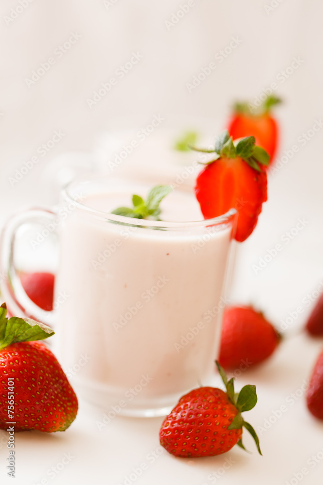 strawberry smoothie strawberry smoothie