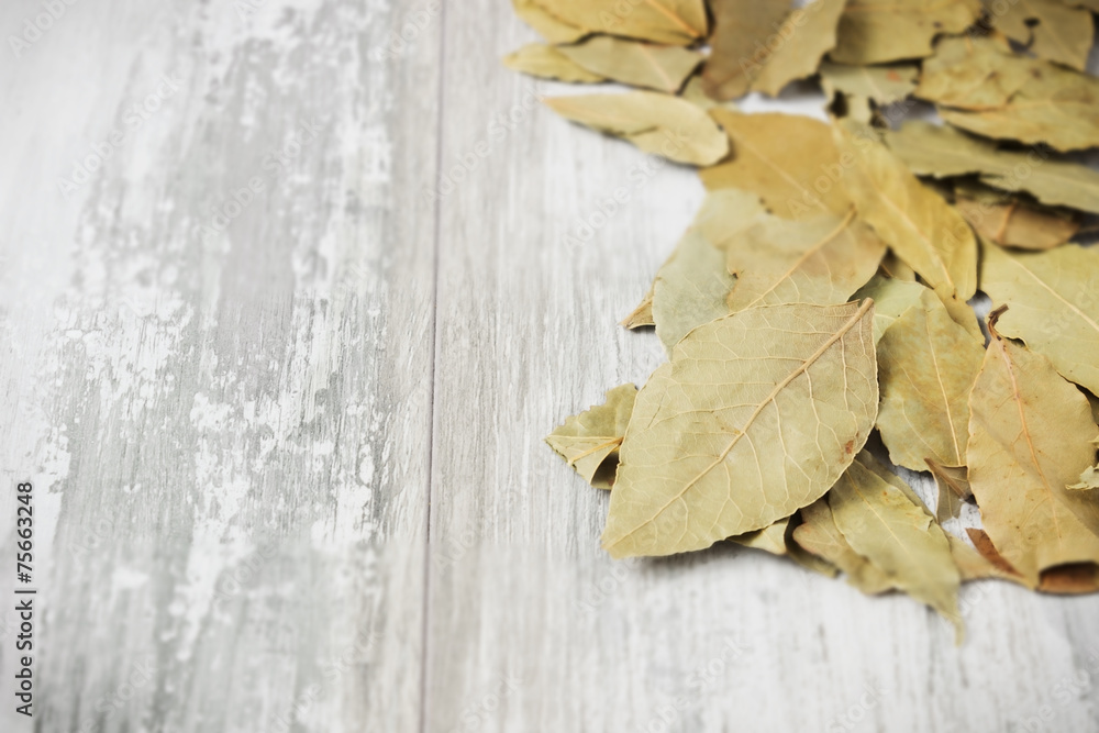 dried bay leaves dried bay leaves