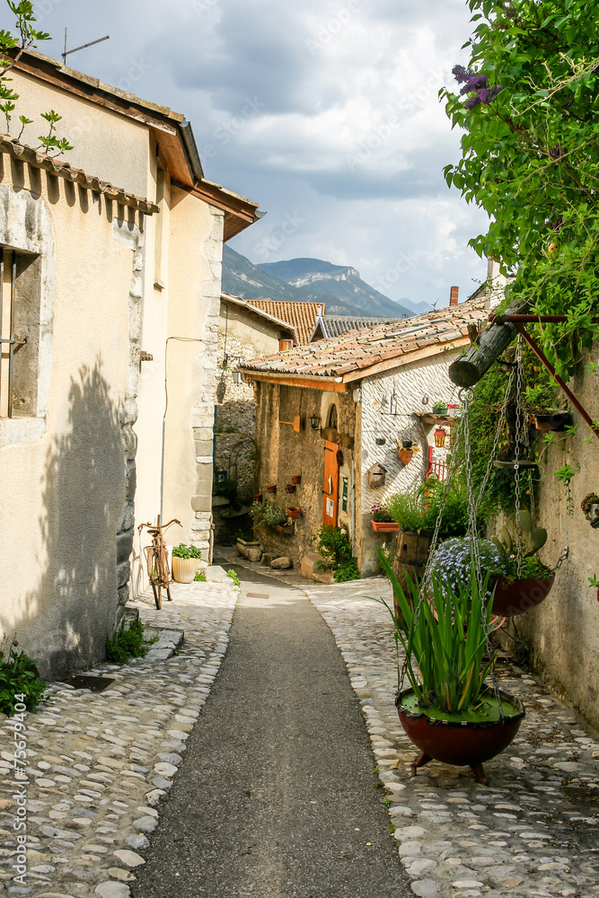 Ruelle village