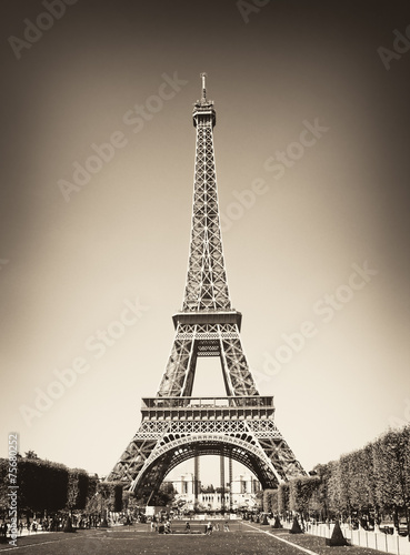 Fototapeta Naklejka Na Ścianę i Meble -  The Eiffel Tower, Paris