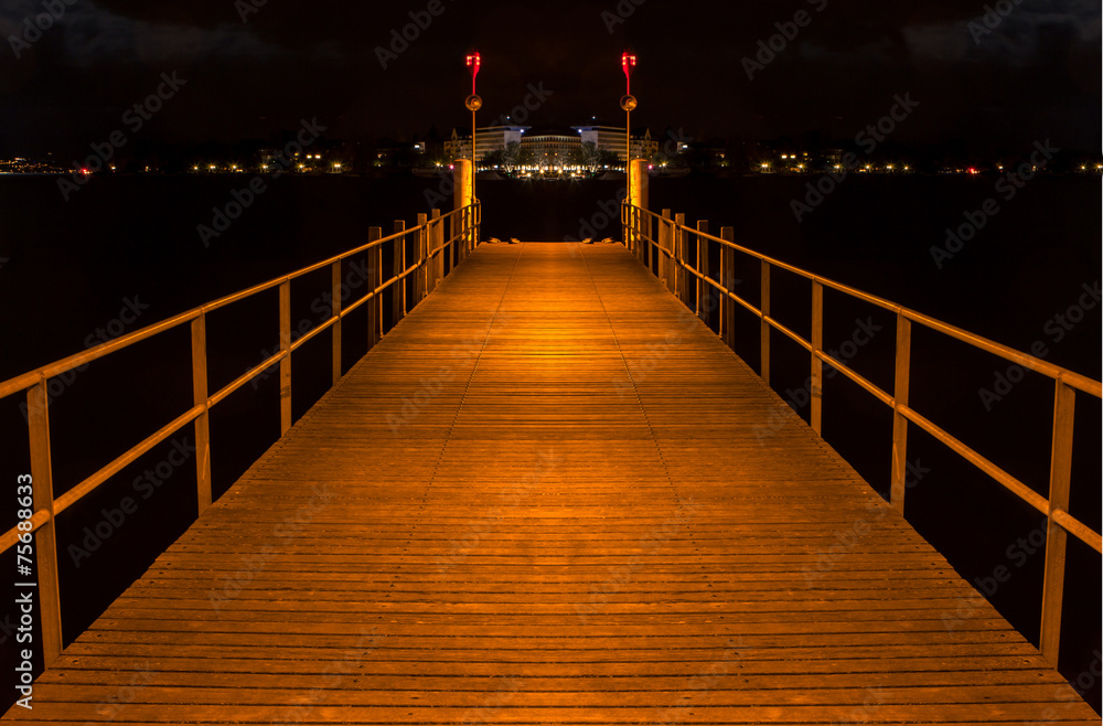 Obraz premium Pier on Lake of Zurich