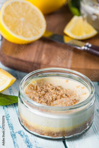 fresh zingy lemon cheesecake