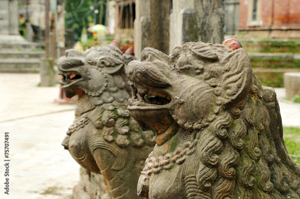 Naklejka premium Lion statues near Pashupatinath temple, Nepal