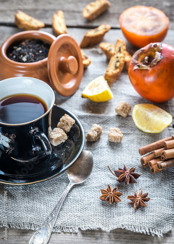 Fruit tea with spices and cookies