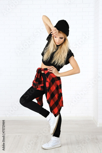 Hip hop dancer dancing on w...