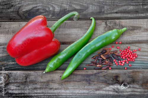 piments de Cayenne, piments et poivron photo