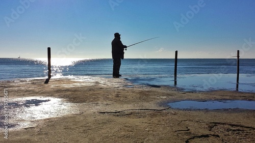 Pescatore solitario photo