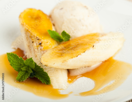 Bananas Foster With Ice Cream