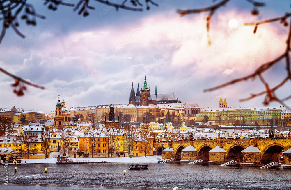 Naklejka premium Piękna Praga zimą